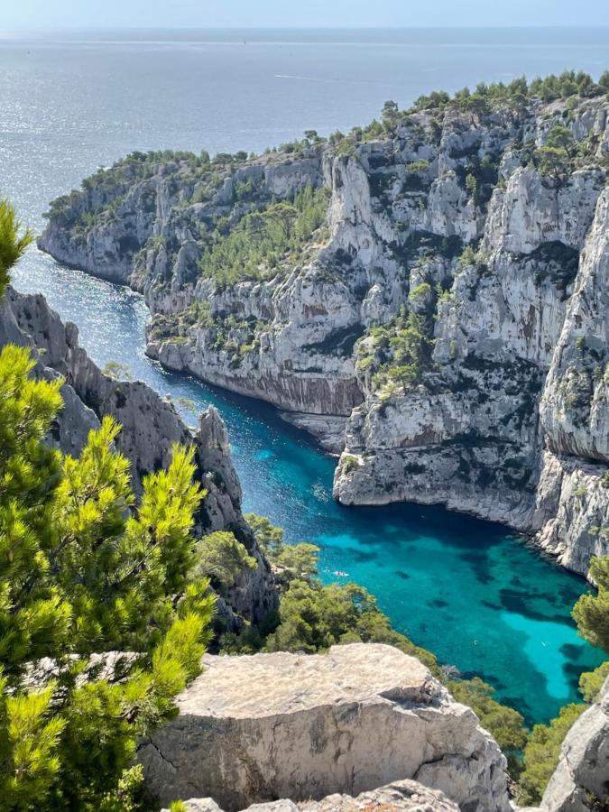 Large Private Garden, Quiet 2-Bedroom Apartment, Air Conditioning, Wifi, Parking Cassis Bagian luar foto
