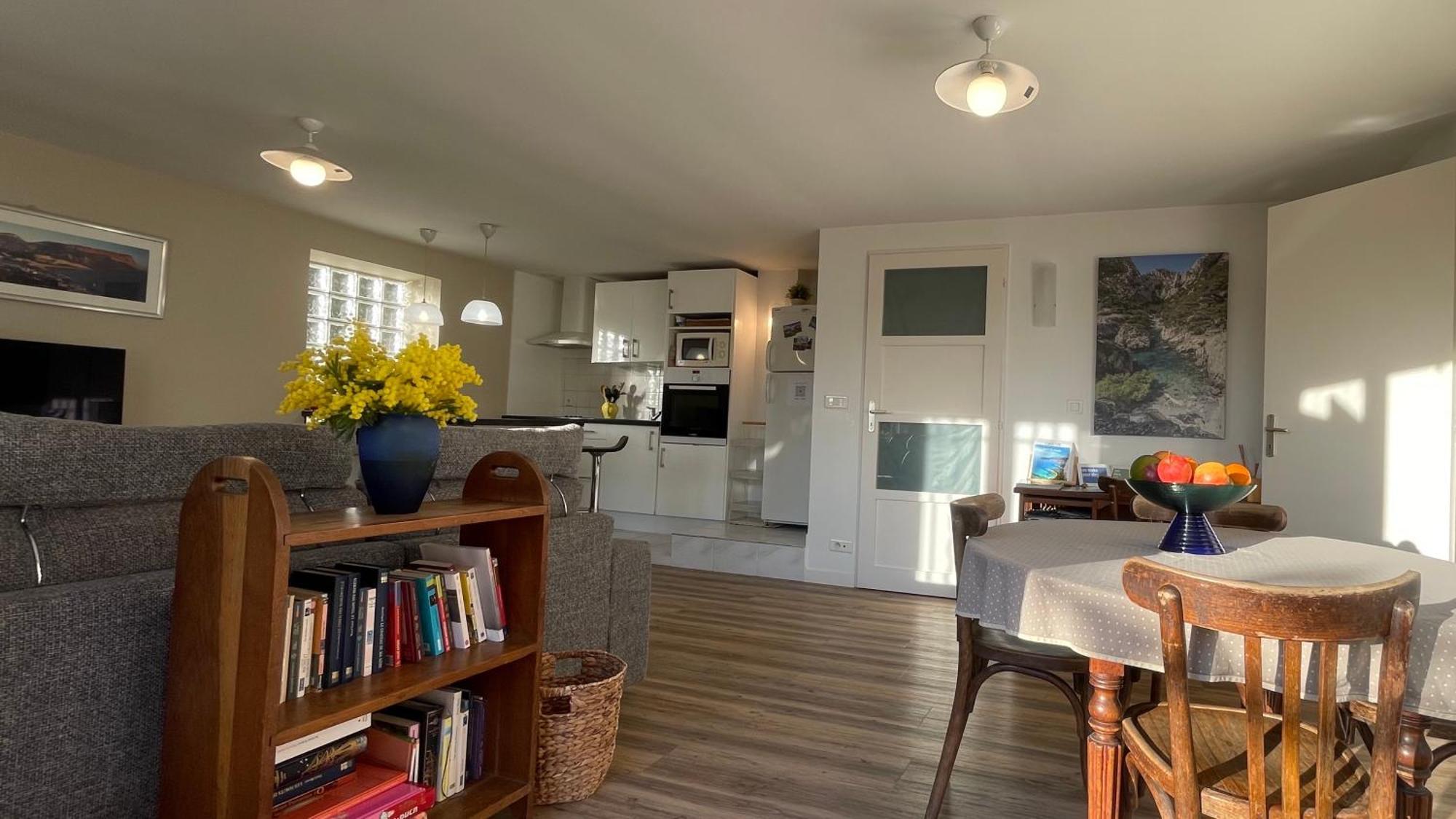 Large Private Garden, Quiet 2-Bedroom Apartment, Air Conditioning, Wifi, Parking Cassis Bagian luar foto