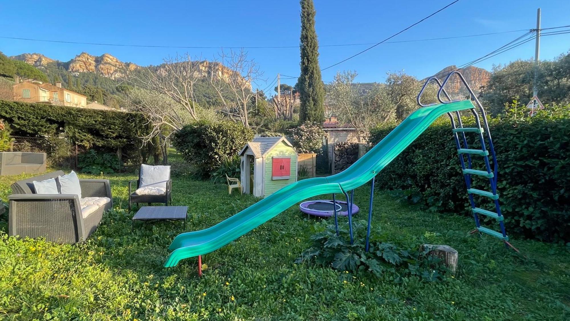 Large Private Garden, Quiet 2-Bedroom Apartment, Air Conditioning, Wifi, Parking Cassis Bagian luar foto